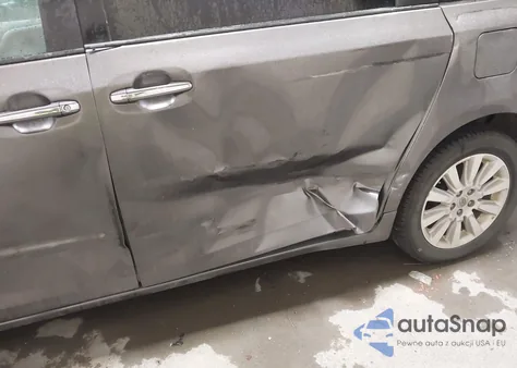 2015 Toyota Sienna Xle 7 Passenger z USA, uszkodzony, nr VIN 5TDDK3DC5FS094285